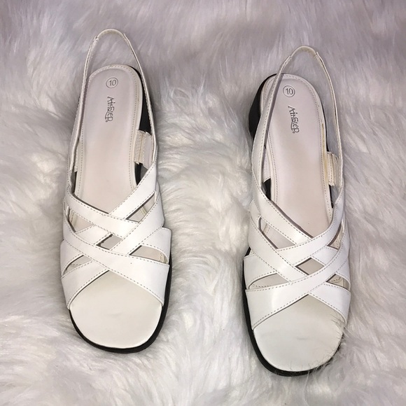 women's white sandals size 10
